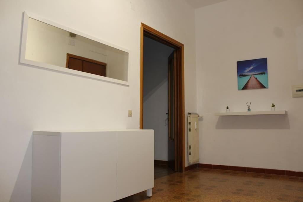 Spazioso Appartamento Castel di Leva Bagian luar foto