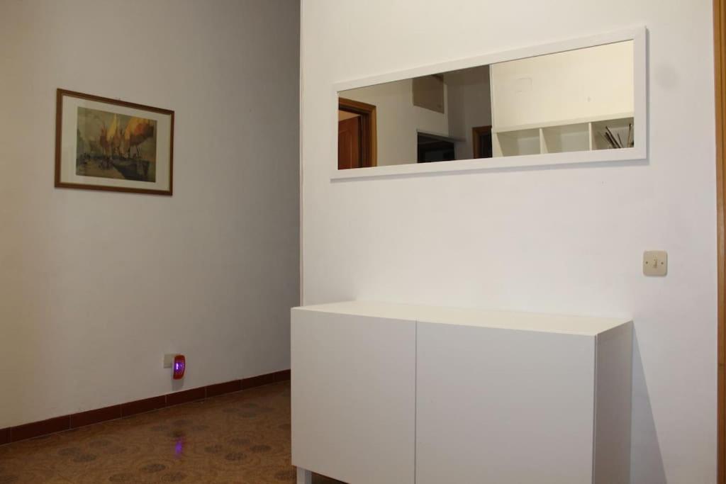 Spazioso Appartamento Castel di Leva Bagian luar foto