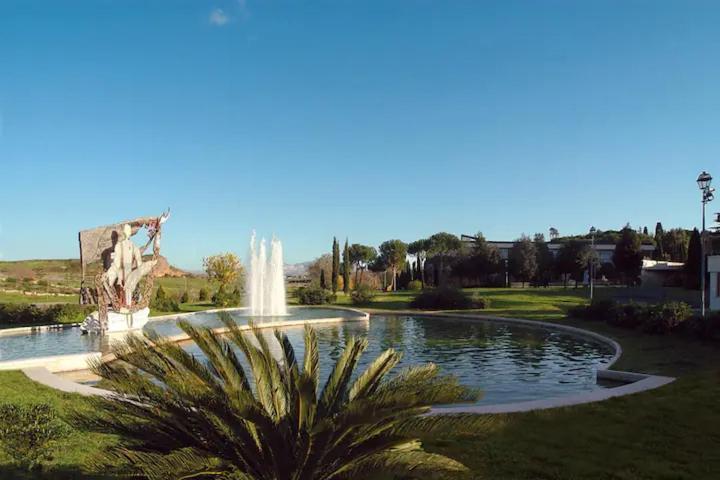 Spazioso Appartamento Castel di Leva Bagian luar foto